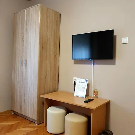 Na Savi I Sobe Apartman *