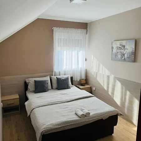 Apartman Na Savi I Sobe *